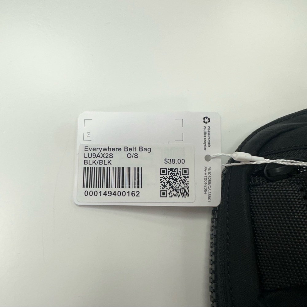 LuluLemon Everywhere Belt Bag in Black - Picture 4 of 7